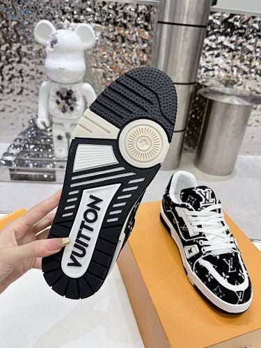 Louis Vuitton LV Trainer Sneakers
