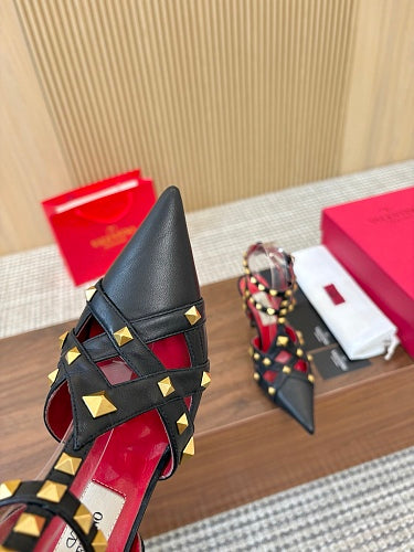 Valentino Garavani Rockstud Caged Pointed-Toe Pumps