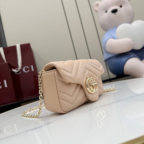 Gucci GG Marmont Super Mini Shoulder Bag