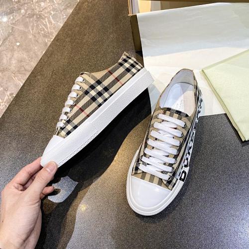 Burberry Vintage Check Logo Low-Top Sneakers
