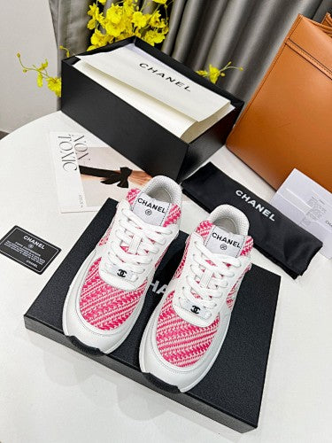 Chanel CC Logo Low-Top Sneakers