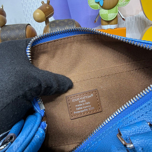 Louis Vuitton Keepall Bandoulière 25 Monogram Pigment Canvas – Blue Gradient