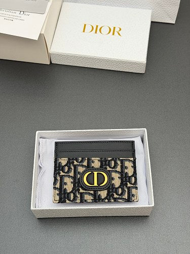 Dior 30 Montaigne Freesia Card Holder