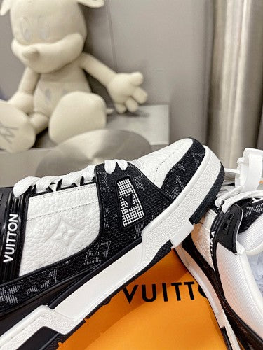 Louis Vuitton LV Trainer Sneakers