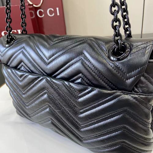 Gucci GG Marmont Medium Shoulder Bag