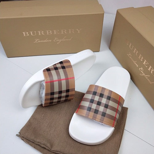 Burberry Vintage Check Slide Sandals