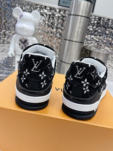 Louis Vuitton LV Trainer Sneakers
