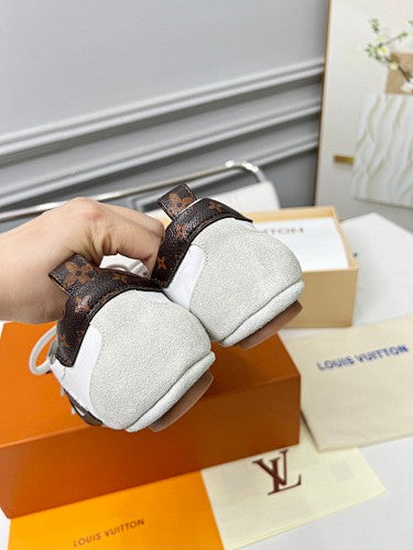 Louis Vuitton LV V-Sign Retro Low-Top Sneakers
