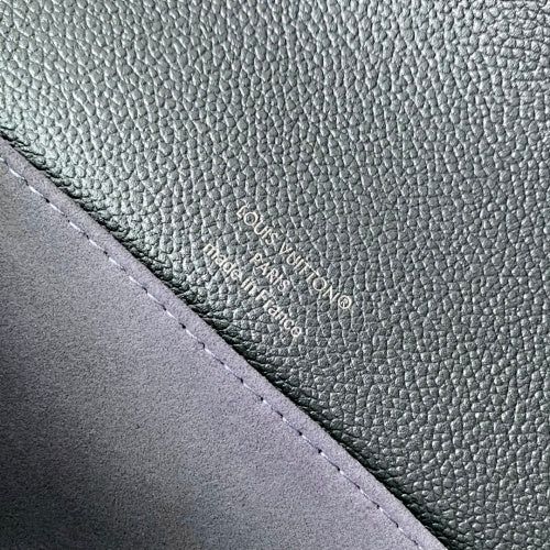 Louis Vuitton Pochette Métis East West