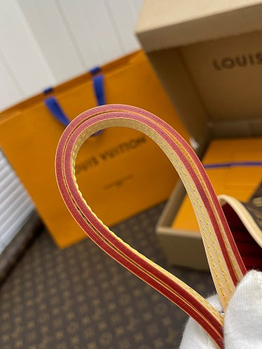 Louis Vuitton Neverfull MM Monogram Canvas