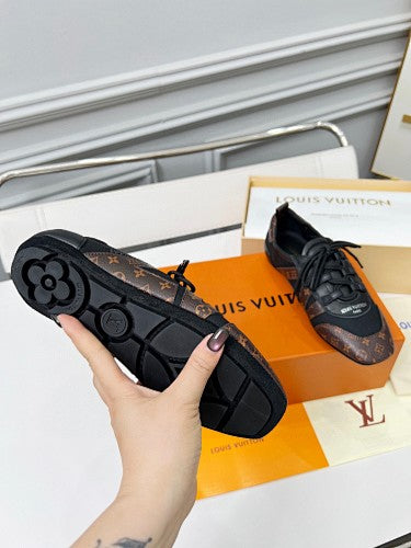 Louis Vuitton LV V-Sign Monogram Retro Low-Top Sneakers