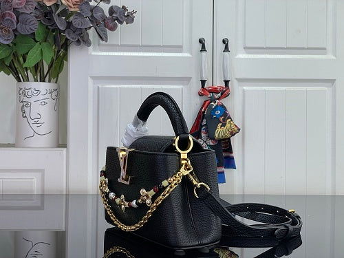 Louis Vuitton Capucines BB