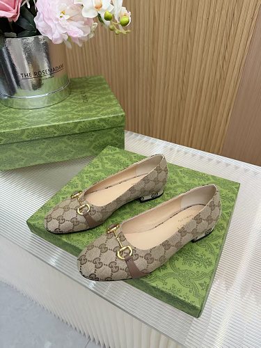 Gucci GG Supreme Horsebit Block-Heel Pumps