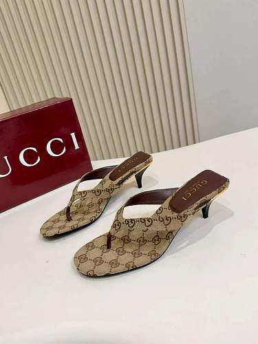 Gucci GG Supreme Thong Kitten-Heel Sandals