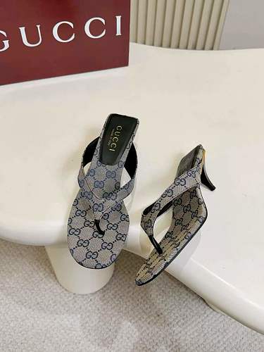 Gucci GG Supreme Thong Kitten-Heel Sandals