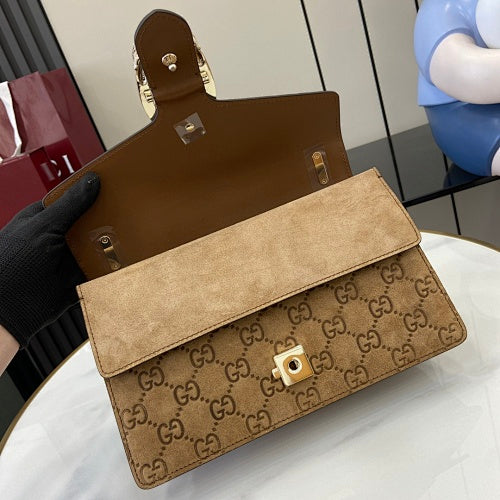 Gucci Dionysus Medium Shoulder Bag