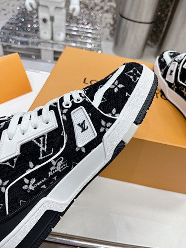 Louis Vuitton LV Trainer Sneakers