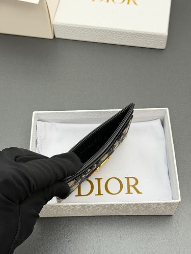 Dior 30 Montaigne Freesia Card Holder