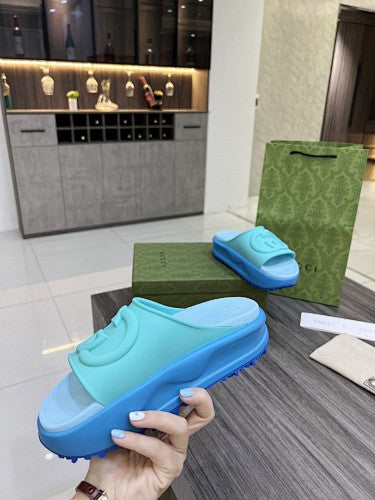 Gucci Interlocking G Rubber Slide Sandal