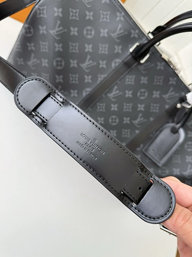 Louis Vuitton Keepall Bandoulière 55 Monogram Eclipse Canvas