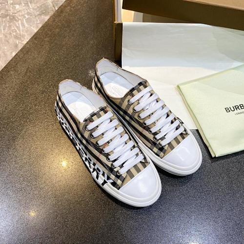 Burberry Vintage Check Logo Low-Top Sneakers