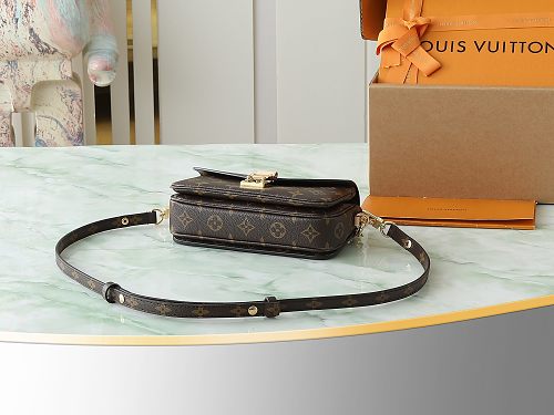 Louis Vuitton Pochette Métis