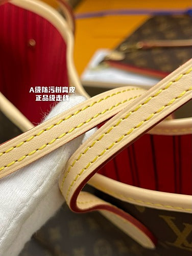 Louis Vuitton Neverfull MM Monogram Canvas
