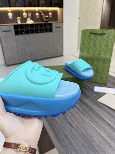 Gucci Interlocking G Rubber Slide Sandal
