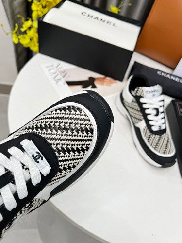 Chanel CC Logo Low-Top Sneakers