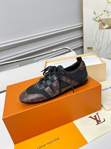 Louis Vuitton LV V-Sign Monogram Retro Low-Top Sneakers