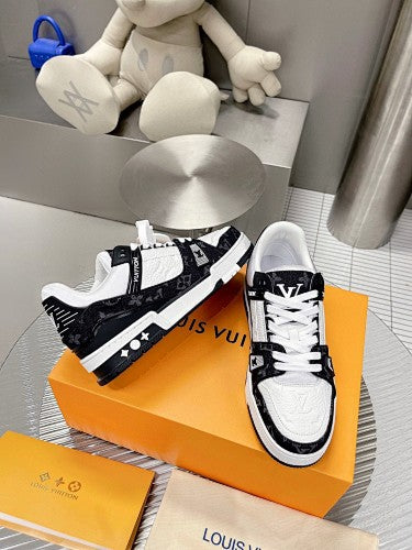 Louis Vuitton LV Trainer Sneakers
