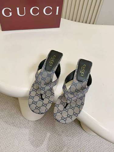 Gucci GG Supreme Thong Kitten-Heel Sandals