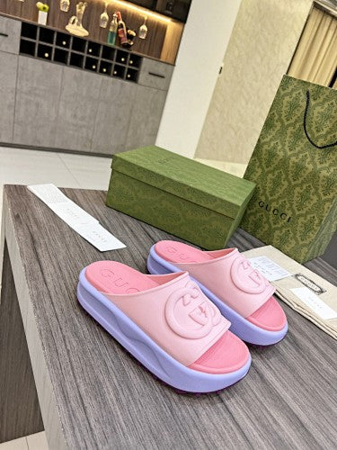 Gucci Interlocking G Rubber Slide Sandals