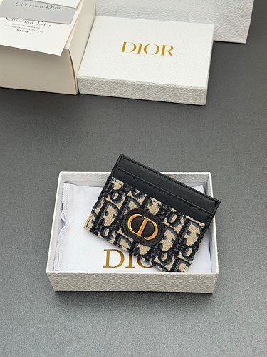 Dior 30 Montaigne Freesia Card Holder