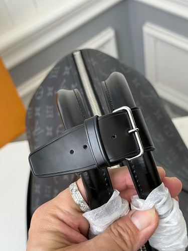 Louis Vuitton Keepall Bandoulière 55 Monogram Eclipse Canvas