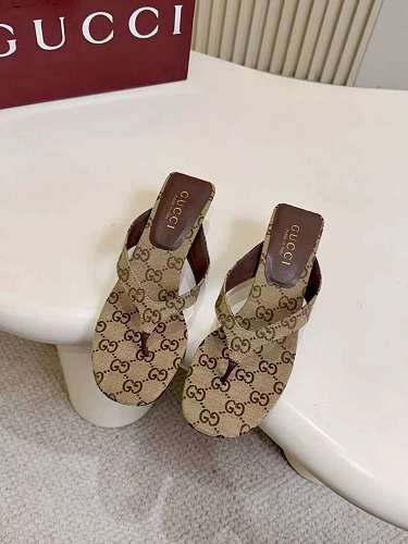 Gucci GG Supreme Thong Kitten-Heel Sandals
