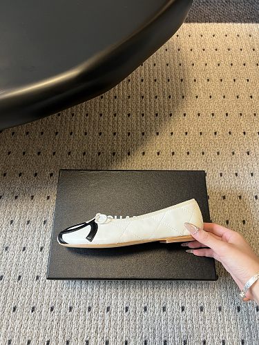 Chanel CC Logo Ballet Flats