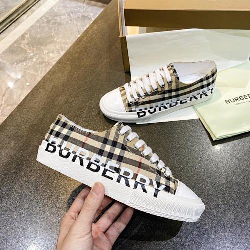 Burberry Vintage Check Logo Low-Top Sneakers