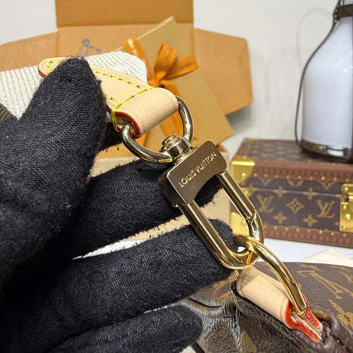 Louis Vuitton Bumbag / Monogram Belt Bag