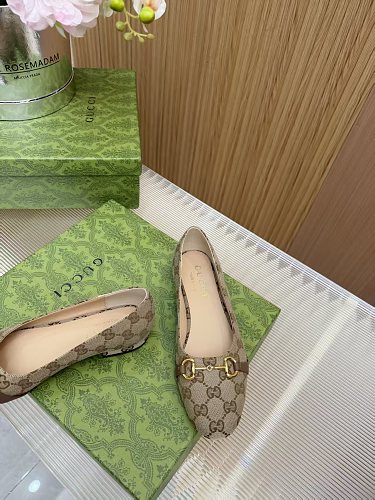 Gucci GG Supreme Horsebit Block-Heel Pumps