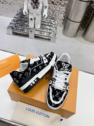 Louis Vuitton LV Trainer Sneakers