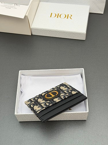 Dior 30 Montaigne Freesia Card Holder