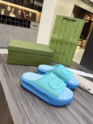 Gucci Interlocking G Rubber Slide Sandal