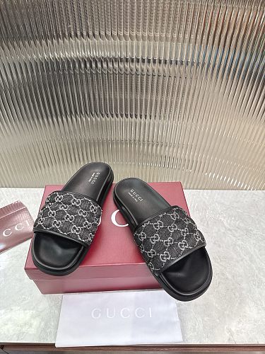 Gucci GG Supreme Monogram Slide Sandals