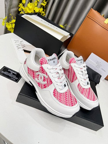 Chanel CC Logo Low-Top Sneakers