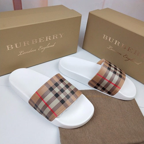 Burberry Vintage Check Slide Sandals