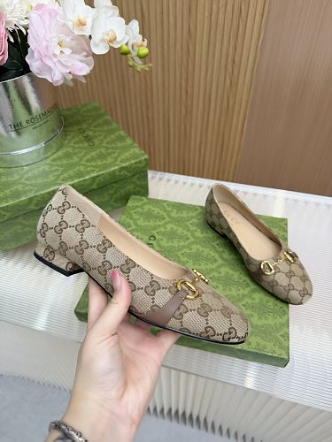 Gucci GG Supreme Horsebit Block-Heel Pumps