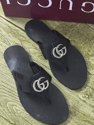 Gucci Interlocking GG thong sandals / flip-flops