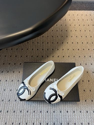 Chanel CC Logo Ballet Flats