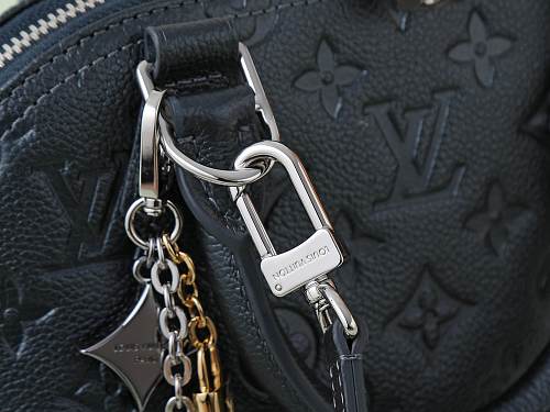 Louis Vuitton Alma BB in Black Monogram
